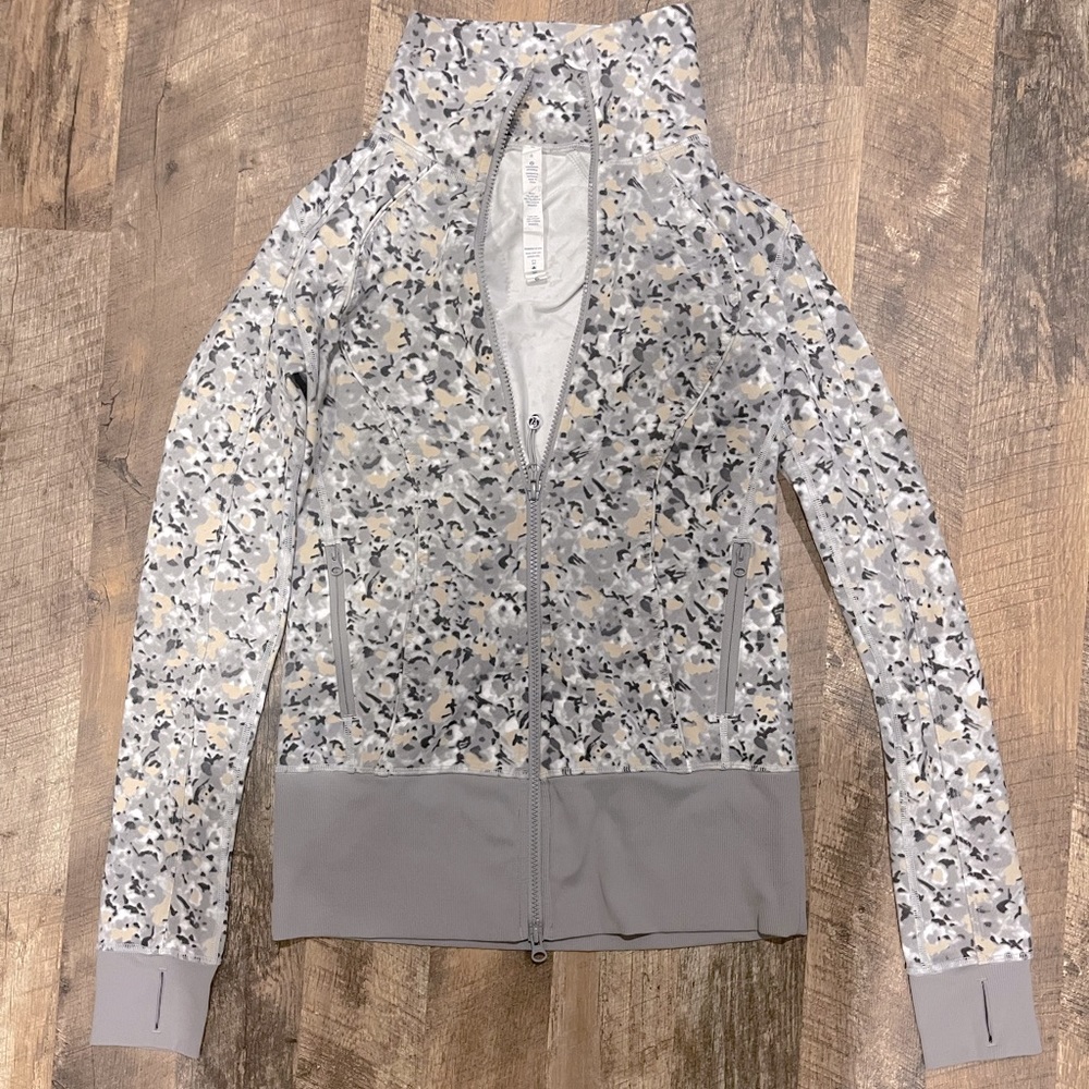 Lululemon Jacket! Size 6!